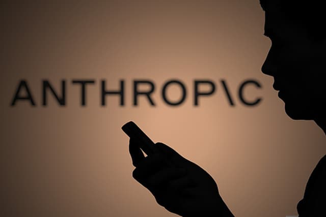 智谱都一万亿了，Anthropic的估值该怎么算？