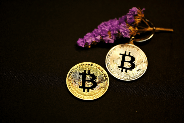 加密市场一季度回顾：BTC以超70%的涨幅领跑，ETH涨幅达49%
