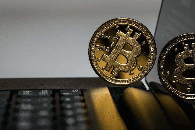 BTC无力盘整，特朗普一句话引爆MAGA币