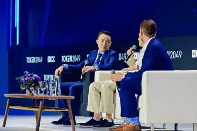 孙宇晨主持Token 2049峰会对谈环节，与特朗普次子共话金融自由与去中心化未来