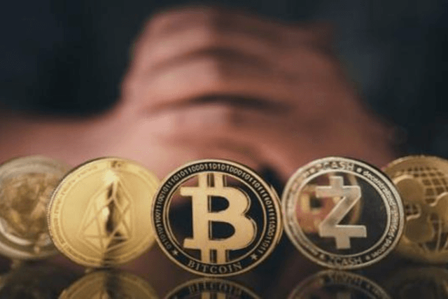 加密机构Q2财报全景:巨头们的中场答卷与战略转向