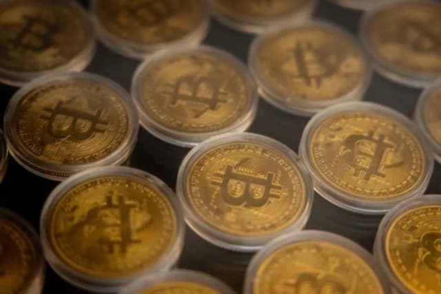 「黄金教父」激辩 CZ:谁才是「数字黄金」?一场跨越 TradFi与Crypto的信任之战