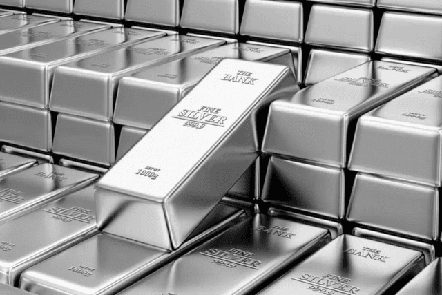 白银狂飙:10天暴涨25%,现在该追还是该跑?