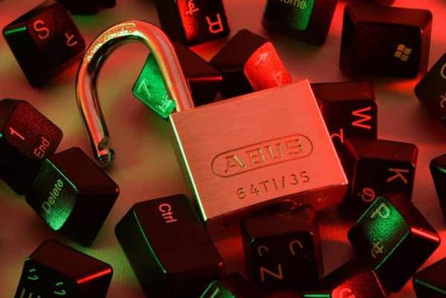 当黑客「更高效」用上 AI,Web3 的「矛与盾」军备竞赛如何升级?