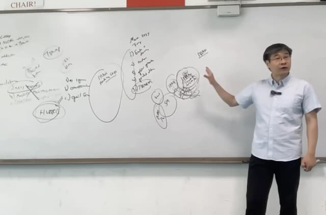 江学勤:一位爆火的北京高中老师,提前预测了美国的败局