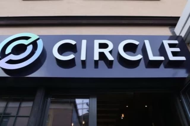 双重夹击:Circle的增长逻辑正被立法与对手同时「拆解」