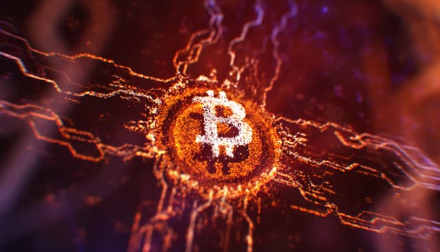 链上数据8月扫描:币价再度遇阻,交易所比特币流向分化